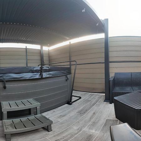 La Kaz Rhumantique Sauna And Spa Privatif La Rivière-Saint-Sauveur Zewnętrze zdjęcie