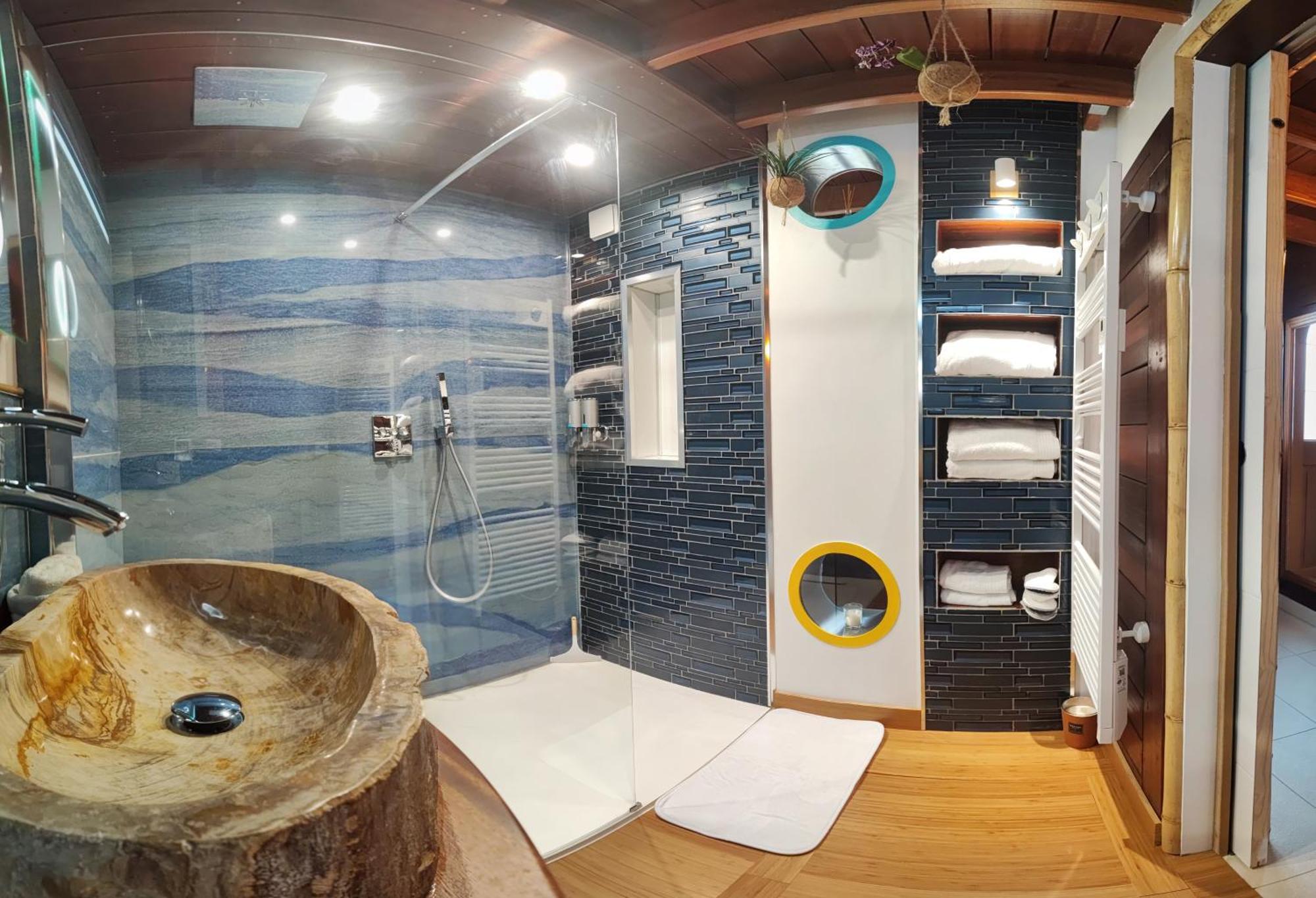 La Kaz Rhumantique Sauna And Spa Privatif La Rivière-Saint-Sauveur Zewnętrze zdjęcie