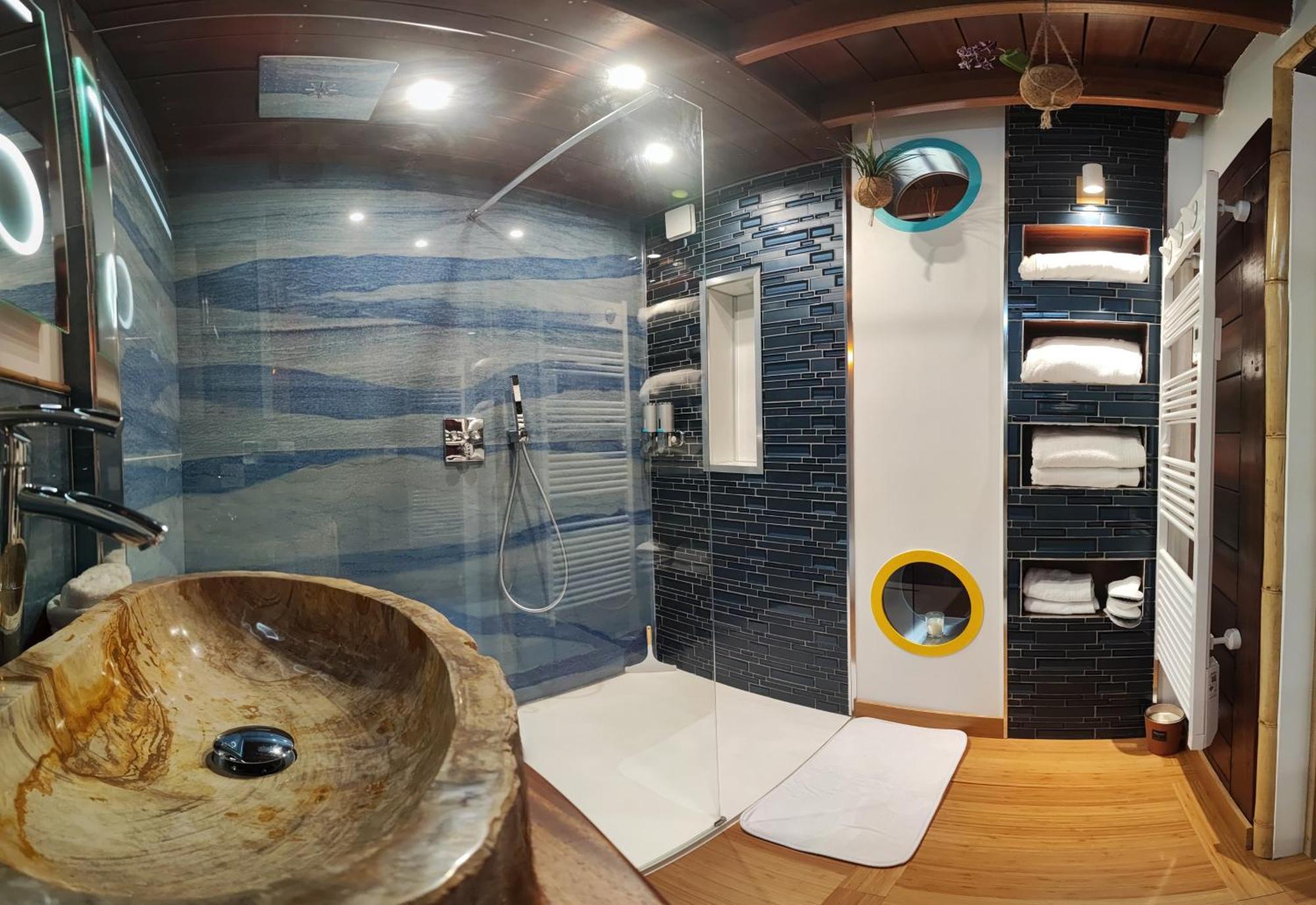 La Kaz Rhumantique Sauna And Spa Privatif La Rivière-Saint-Sauveur Zewnętrze zdjęcie